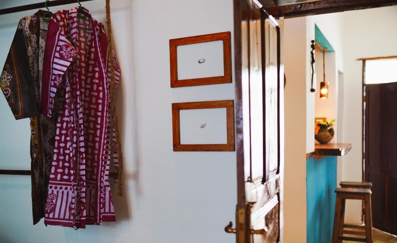 Pili Pili Swahili Lodge จัมเบียนี ภายนอก รูปภาพ
