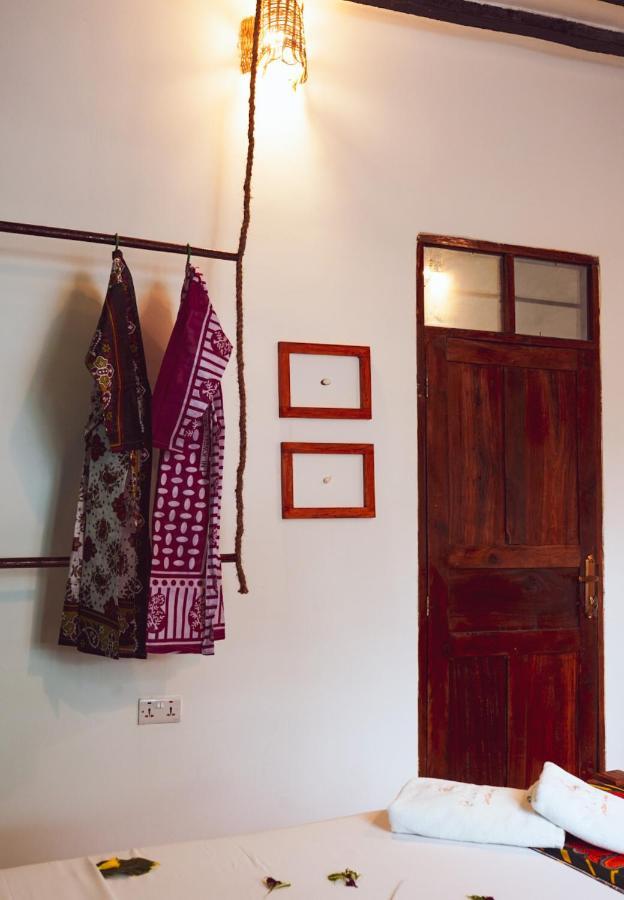 Pili Pili Swahili Lodge จัมเบียนี ภายนอก รูปภาพ