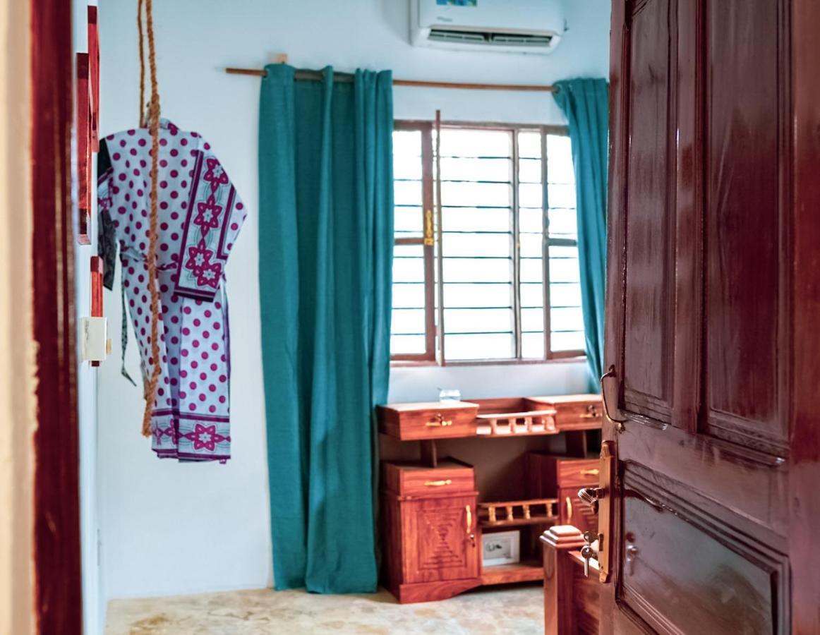 Pili Pili Swahili Lodge จัมเบียนี ภายนอก รูปภาพ