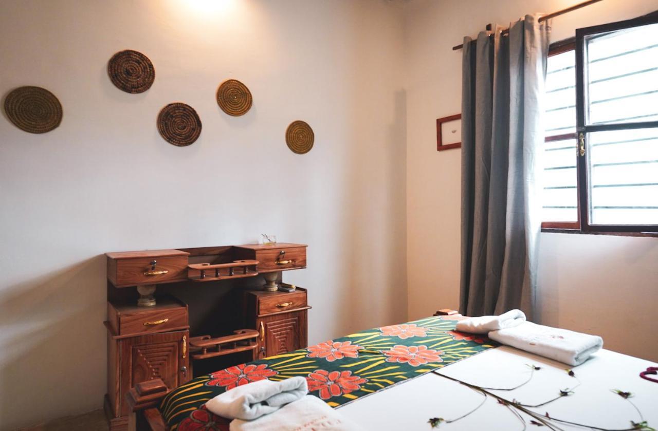 Pili Pili Swahili Lodge จัมเบียนี ภายนอก รูปภาพ