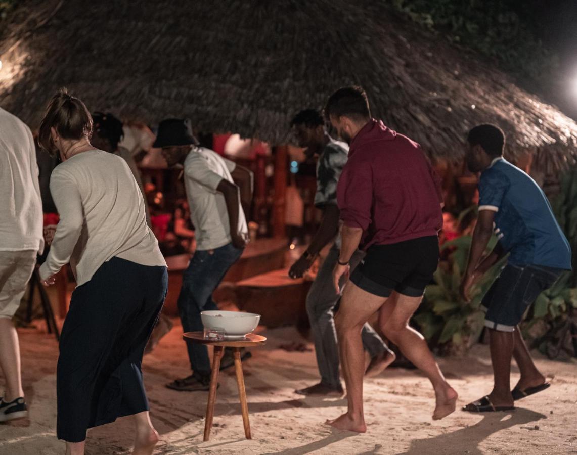 Pili Pili Swahili Lodge จัมเบียนี ภายนอก รูปภาพ