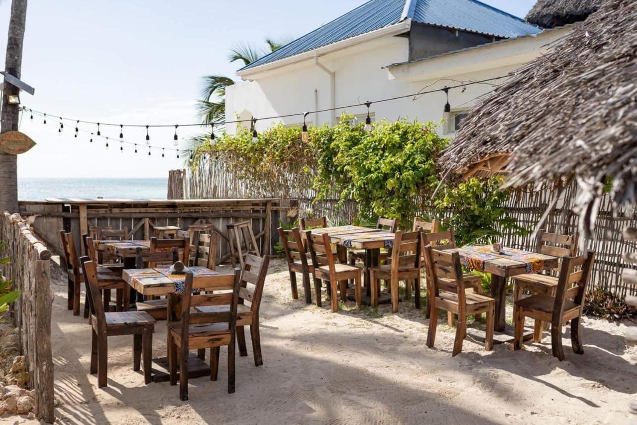 Pili Pili Swahili Lodge จัมเบียนี ภายนอก รูปภาพ