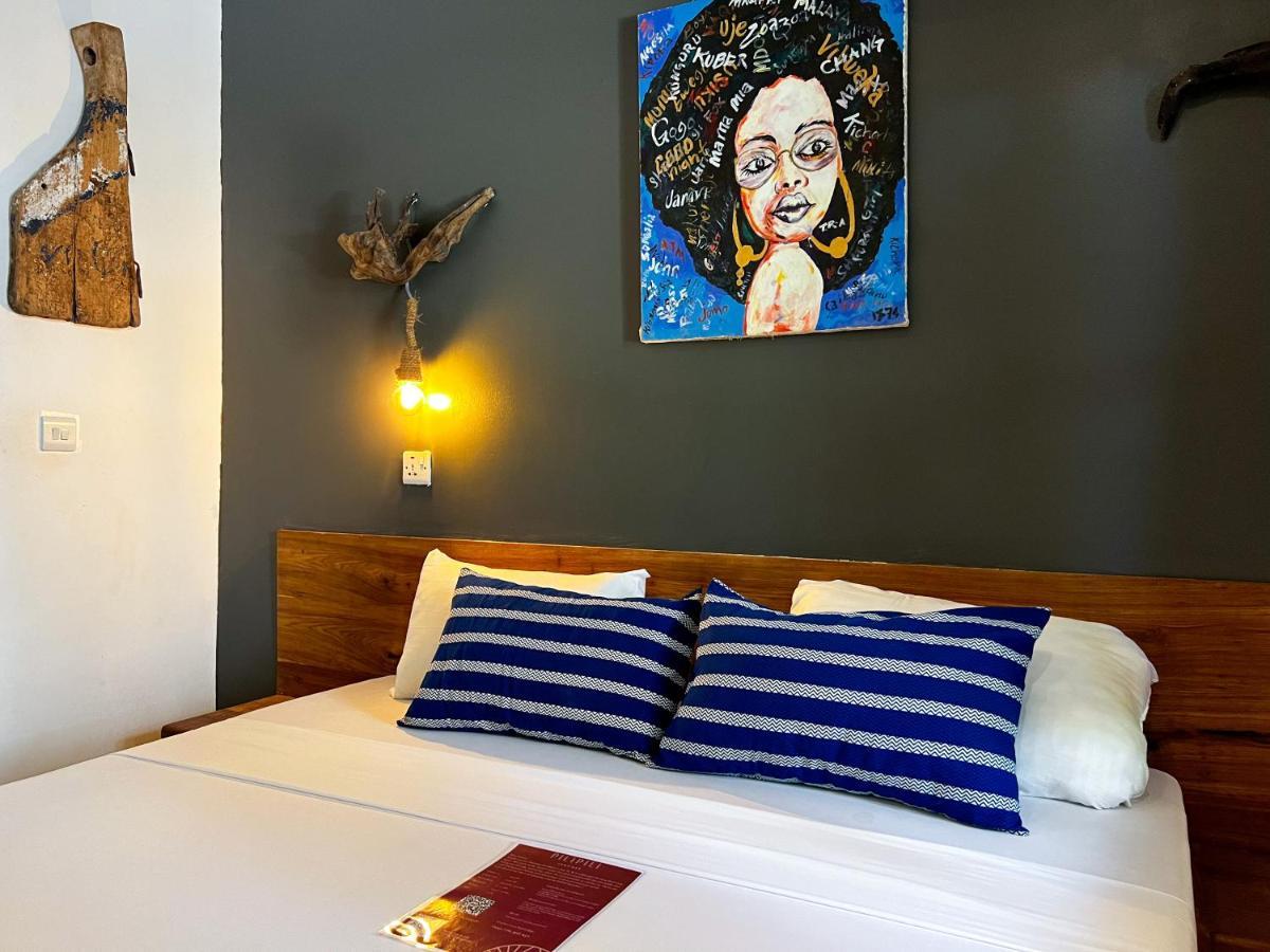 Pili Pili Swahili Lodge จัมเบียนี ภายนอก รูปภาพ