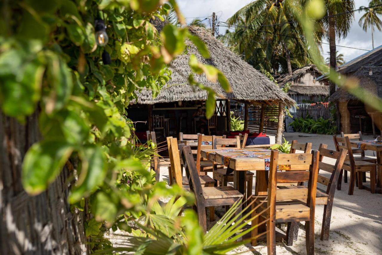 Pili Pili Swahili Lodge จัมเบียนี ภายนอก รูปภาพ