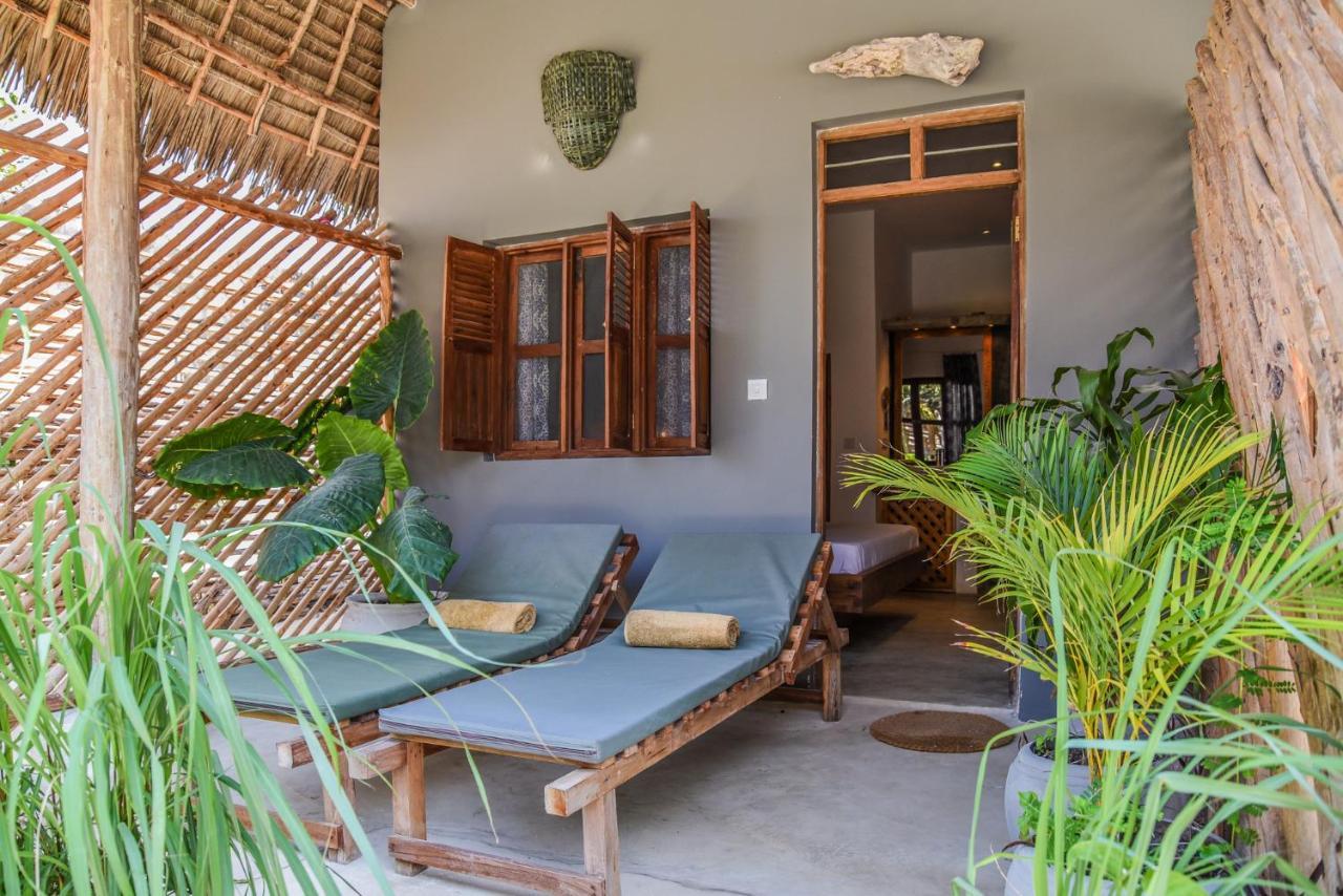 Pili Pili Swahili Lodge จัมเบียนี ภายนอก รูปภาพ